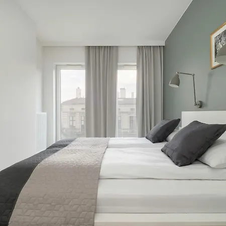 Kilinskiego Bright In The Center Of With Parking By Renters Apartment