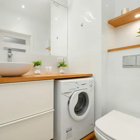 Kilinskiego Bright In The Center Of With Parking By Renters Apartment *