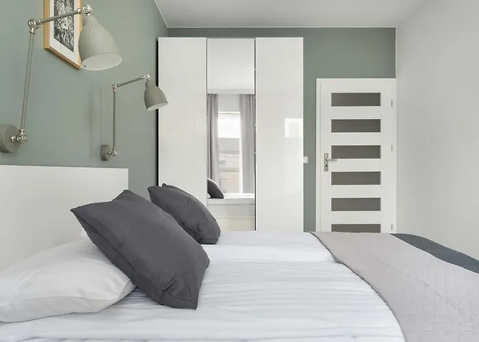 Kilinskiego Bright In The Center Of With Parking By Renters Лодзь